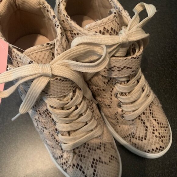 NWT - Juicy Couture Women's Wedge Sneakers - Picture 7 of 9